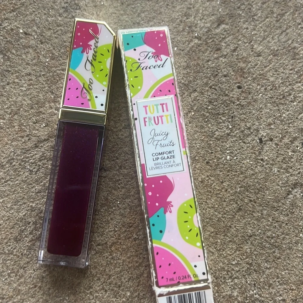 ♣️🌙Too Faced Who Gives A Fig Tutti Frutti Lip Glaze